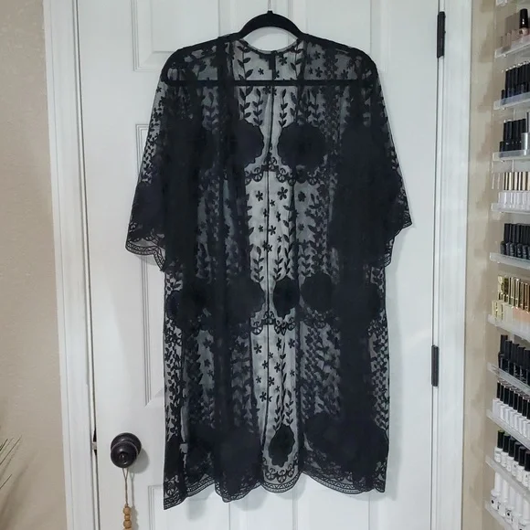Torrid Black Floral Lace Kimono - Picture 6 of 6